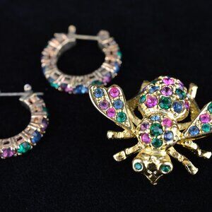 Vintage Joan Rivers Bee Brooch & Rainbow Rhinestone Hoop Earring Set Gold Tone
